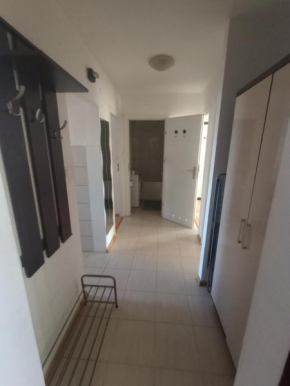Saska Kępa! 3 pokojowy prywatny apartament, bezpłatny parking, wifi, centrum i stadion 15min - self check in